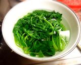おろ抜き大根の葉っぱおひたし辛子醤油和え作り方4写真