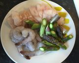 しいたけとアスパラと魚貝類のアヒージョ作り方2写真