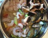 しいたけとアスパラと魚貝類のアヒージョ作り方5写真