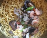 アヒージョ応用で簡単魚貝類パスタ♪作り方3写真