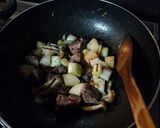 野菜いっぱい　牛コロコロ　炒め作り方6写真