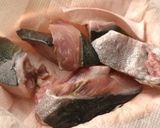 ブリのアラで照り焼き（鍋照り作り方3写真