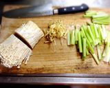 セロリと生姜の身体あったかコンソメスープ作り方5写真