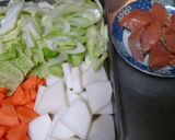 秋鮭の具だくさん味噌汁♪作り方1写真