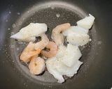 イカと海老のエスニック風炒め作り方1写真
