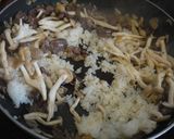 牛肉としめじのガーリックライス作り方5写真