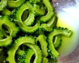 苦うま～♪ ゴーヤーと蒸し鶏の梅マヨ和え作り方1写真