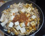 きのこと豚肉と豆腐の辛味噌炒め作り方5写真