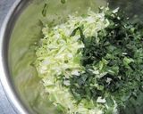 野菜たっぷりの手作り餃子作り方1写真