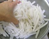 大根と柿のなます風サラダ作り方1写真