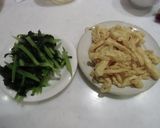 カリカリ油揚げと大根葉の炒め物作り方1写真