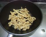 カリカリ油揚げと大根葉の炒め物作り方2写真