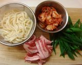 豚キムチ焼きうどん◇温たまのせ作り方1写真