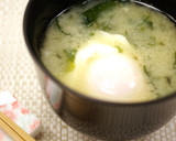 ほっこり♬卵とジャガイモとワカメの味噌汁作り方6写真