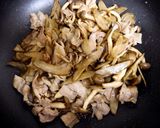 胃袋鷲掴み！！豚とごぼうときのこの丼⁂作り方5写真