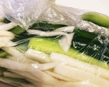 かぶの漬物。きゅうりとかぶ皮の酢の物。作り方3写真