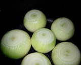 ❀皮も使った丸ごと玉ねぎのスープ❀作り方1写真