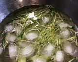胡瓜とゆで卵とハムの彩りペペロンチーノ作り方1写真