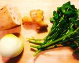とっても暖まるレンコンとショウガのスープ作り方1写真