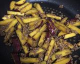 薩摩芋とひき肉の甘辛炒め！おかず・弁当に作り方7写真