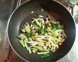 茹でピーナッツの　セロリ炒め作り方3写真