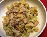 カリフラワーシメジ豚肉のにんにくマヨ炒め作り方5写真