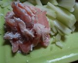 はやと瓜と鶏胸肉のとろみ炒め作り方1写真