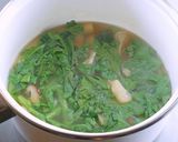 春菊・油揚げ・椎茸のすまし汁作り方4写真
