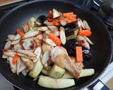 鶏手羽元とごぼうと茄子の甘酢煮作り方3写真