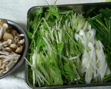 きのこと水菜の蒸し野菜 豚しゃぶのせて作り方1写真