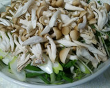 きのこと水菜の蒸し野菜 豚しゃぶのせて作り方2写真
