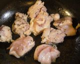 簡単とりもも肉のバジル風味♪作り方2写真