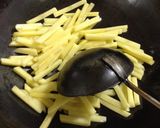 ジャガイモとシラスの梅紫蘇炒め作り方2写真