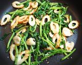 *春菊とちくわのバター醤油炒め*作り方3写真
