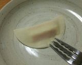 余った餃子皮で!薩摩芋&ハムチーズ揚げ☆作り方5写真