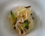 調味料不要！白滝とカニかまの塩昆布和え作り方4写真