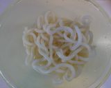 簡単ランチ☆鶏そぼろと蕪の葉の焼うどん作り方1写真