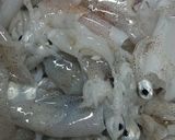 ちっちゃいイカのトマト缶 洋風炊き込み作り方1写真