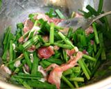 ワンボールで混ぜて焼くだけ♪にら焼き作り方2写真