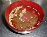 美味しいコツ☆鰹節と梅干しの即席お吸い物作り方3写真