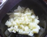 ハーブとじゃが芋のココットカマン作り方1写真