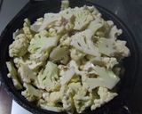 シンプルでおいしい☆カリフラワーの炒め物作り方3写真