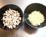塩麹で美味しい♡椎茸入り鶏ハンバーグ作り方1写真
