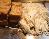 厚揚げ豆腐とネギのえのき炒め作り方1写真