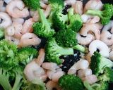 海老とブロッコリーのココットカマン♪作り方4写真