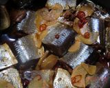 圧力鍋で骨まで柔か～♪寿司酢で秋刀魚煮☆作り方11写真