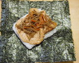おにぎらず♡豚のしょうが焼きときんぴら作り方2写真