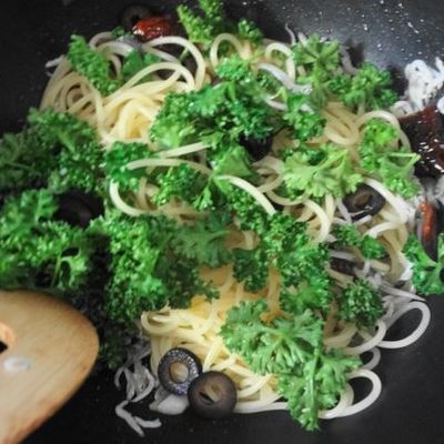 しらすとパセリ、オリーブのパスタ by うさぎのシーマ 【クックパッド