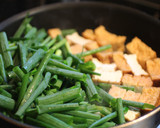 厚揚げ豆腐とネギのえのき炒め作り方3写真