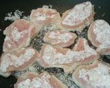 塩麹でやわらか〜♬鶏胸肉のれもん煮♡作り方4写真